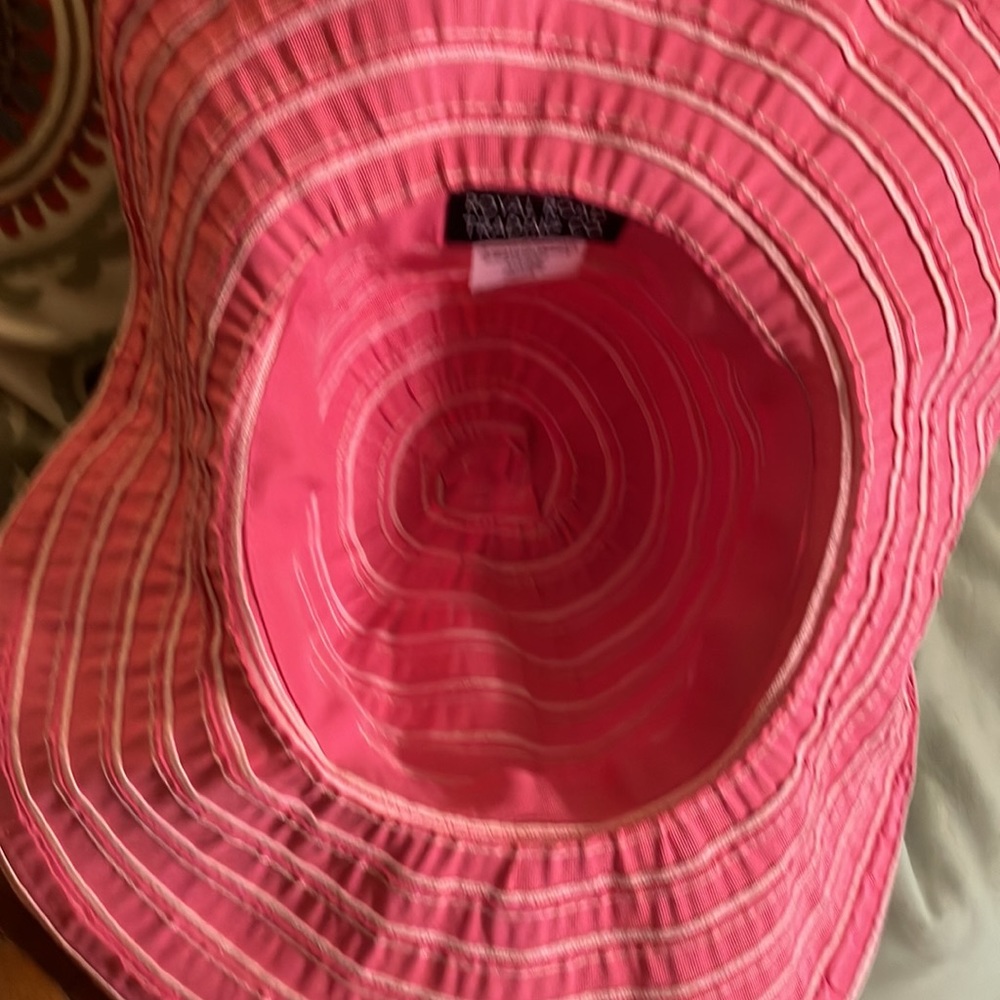 Pink hat - Picture 2 of 3